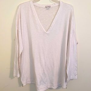 GAP V-Neck Shirt